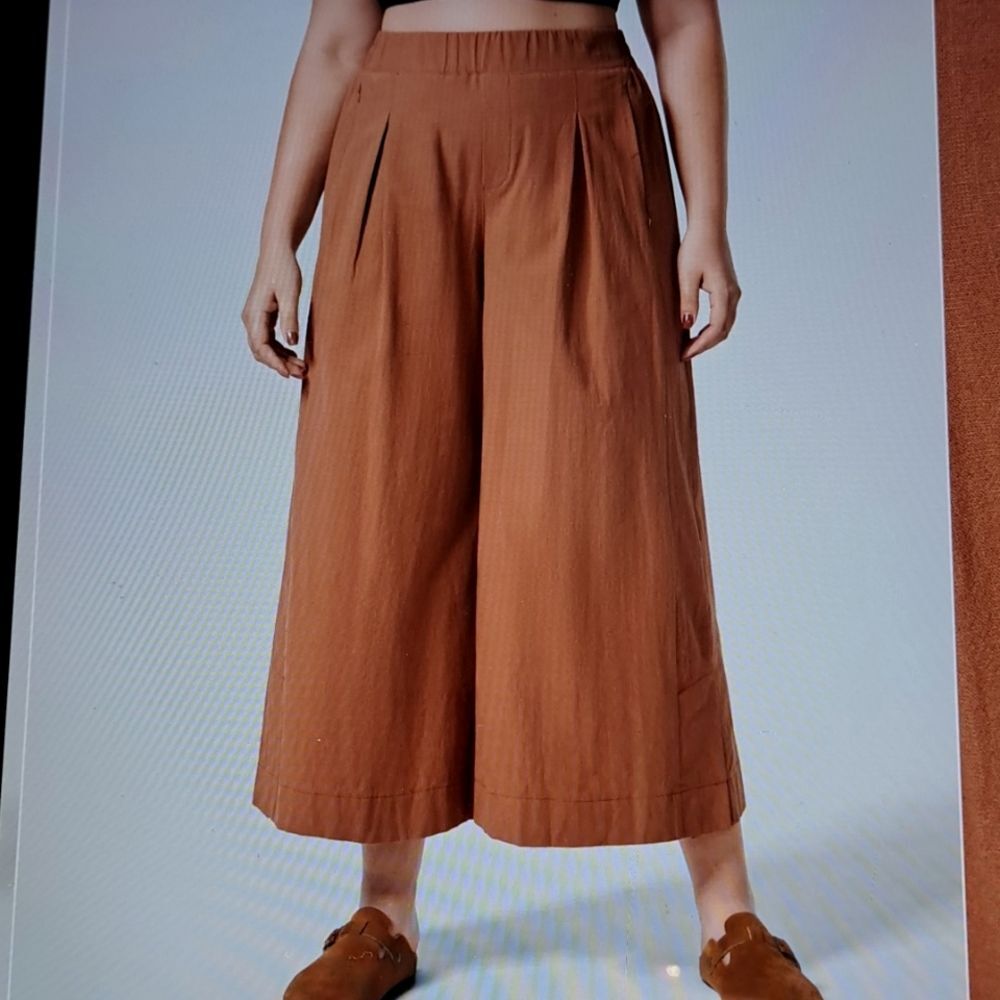 LARGE   HALARA PLICATED WIDE LEG PALAZZO CAPRI - Picture 3 of 11